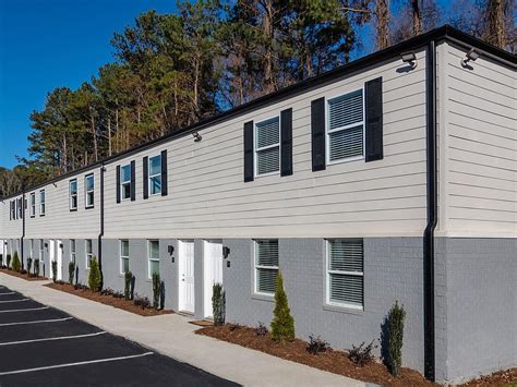 2601 roosevelt highway <samp> Our community is conveniently located right off highway I-85, I-285, and less than 10 minutes from Hartsfield-Jackson International Airport making your daily</samp>